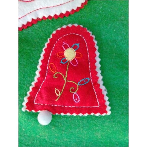 Vintage 50’s Felt Christmas Tree Skirt Hand Embroidered Bells - Picture 4 of 6